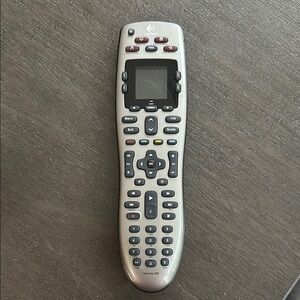 Logitech Harmony 650 Universal TV Remote Control - Silver